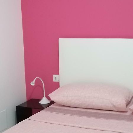 Vomerooms Napoli Bagian luar foto