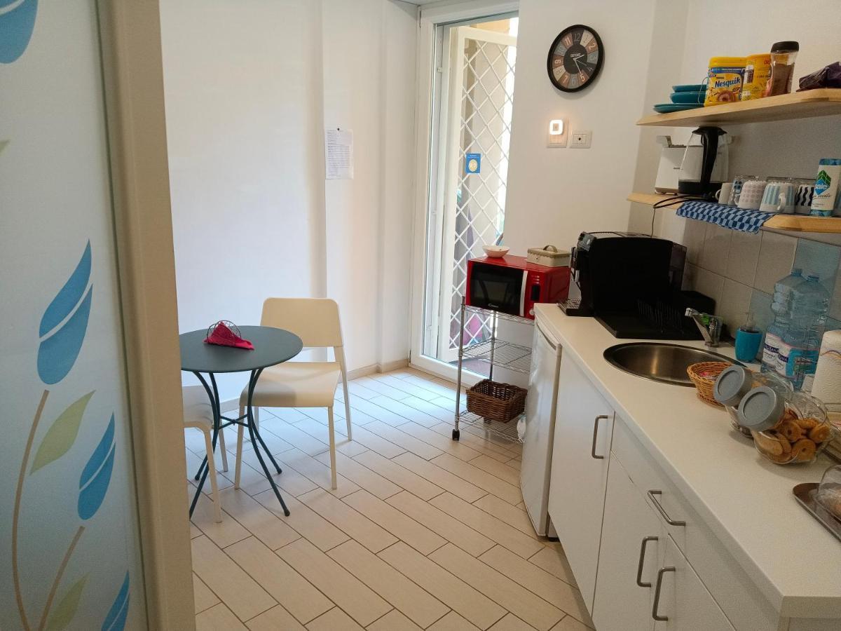 Vomerooms Napoli Bagian luar foto