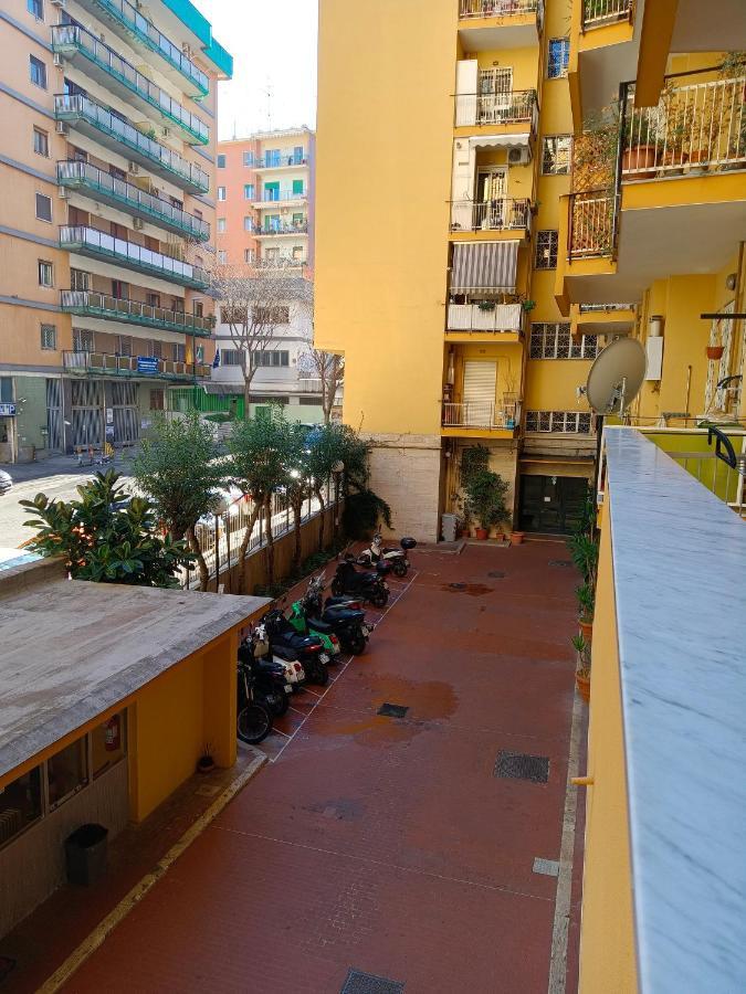 Vomerooms Napoli Bagian luar foto