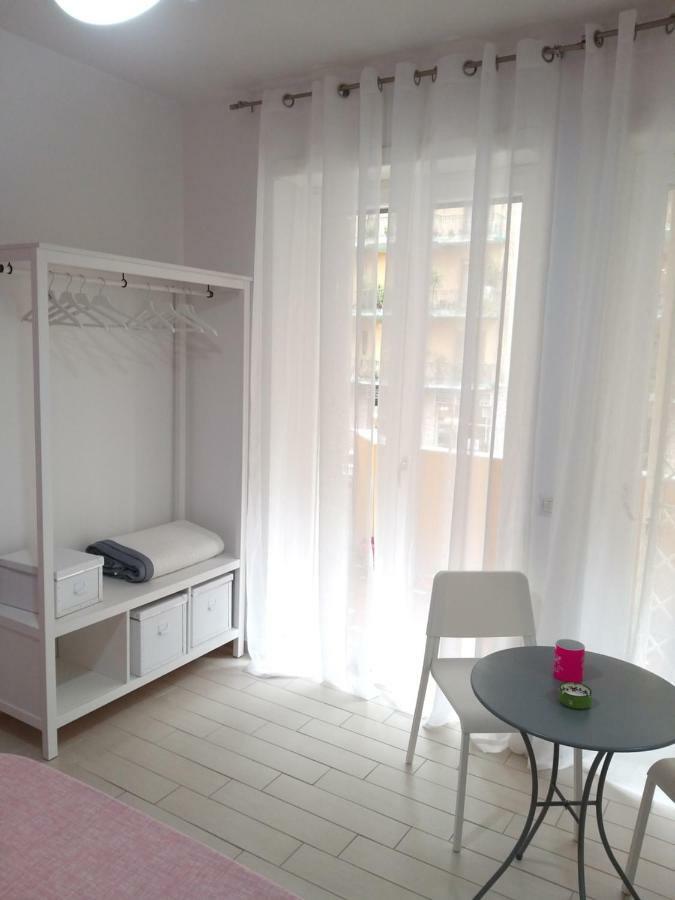 Vomerooms Napoli Bagian luar foto