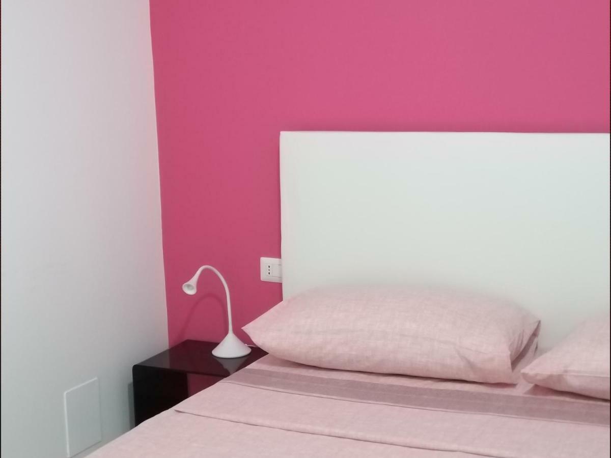 Vomerooms Napoli Bagian luar foto