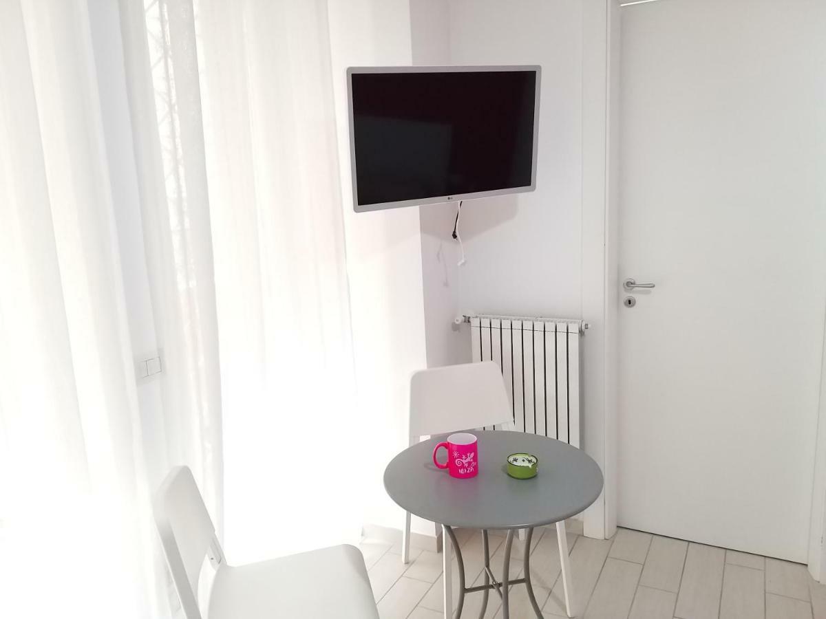 Vomerooms Napoli Bagian luar foto