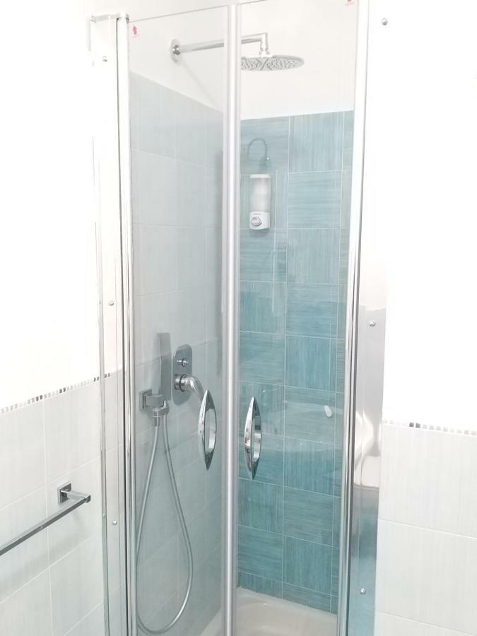 Vomerooms Napoli Bagian luar foto