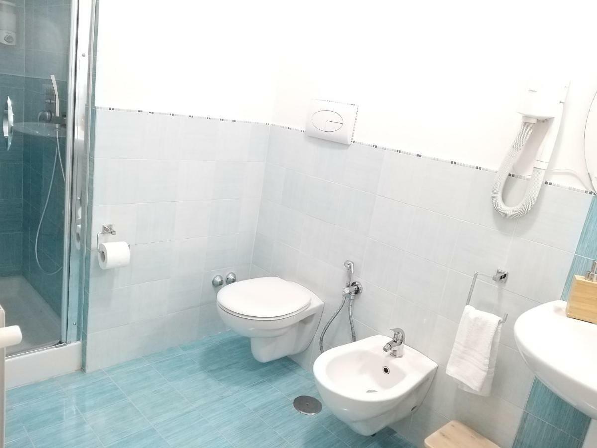 Vomerooms Napoli Bagian luar foto