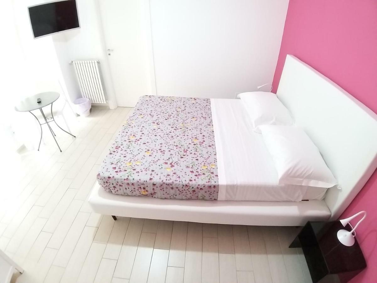 Vomerooms Napoli Bagian luar foto